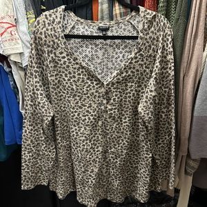Torrid Waffle Knit Longsleeved Leopard Top Size 3